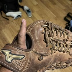 Mizuno Outfield Glove