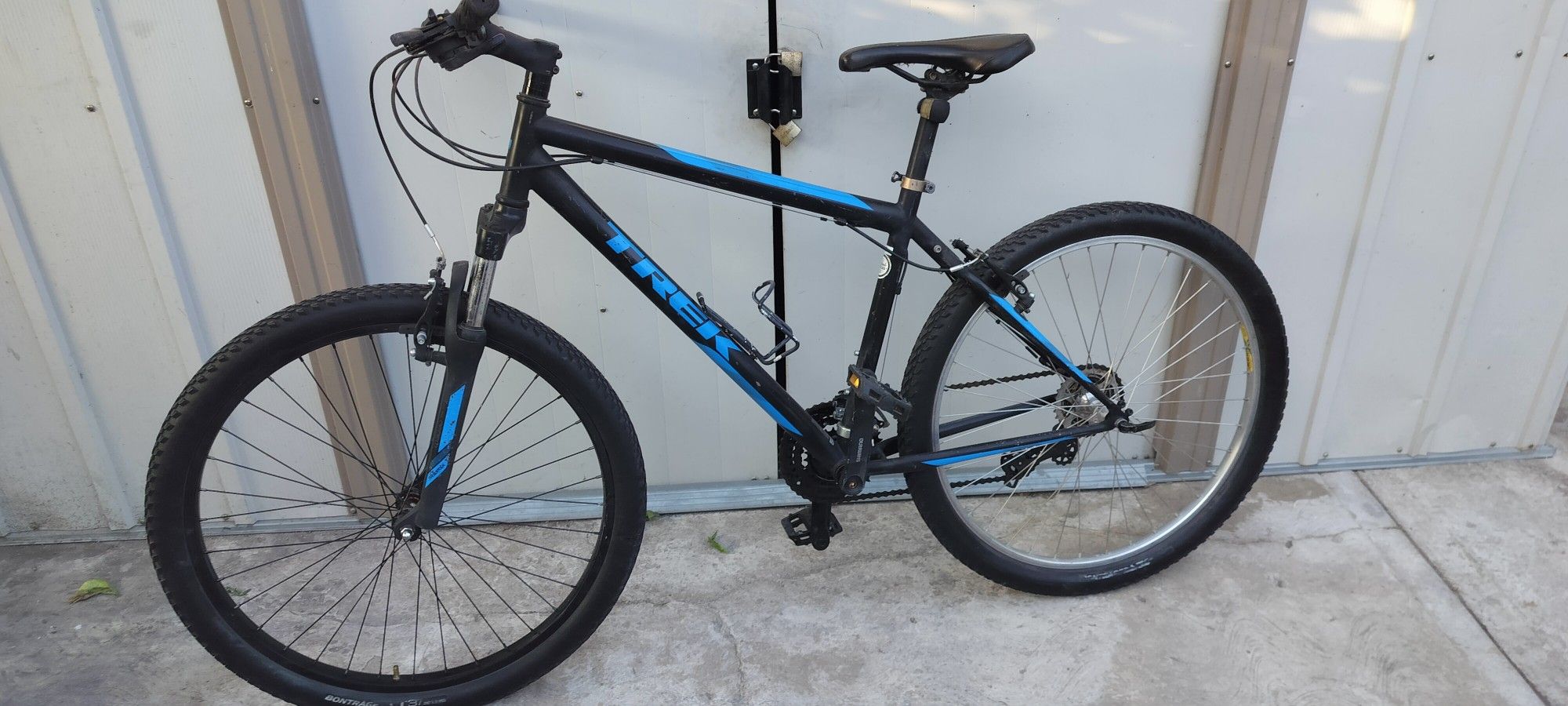 Trek Mountain Bike..18inch... Medium Size....26" Tires .