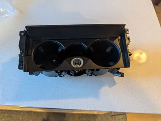 Audi A6 C8 cup holder with lid brand new