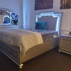 MODERN AND LUXURY BEDROOM SET