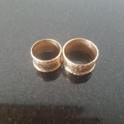 Men and Women's Matching 18k Gold Rings