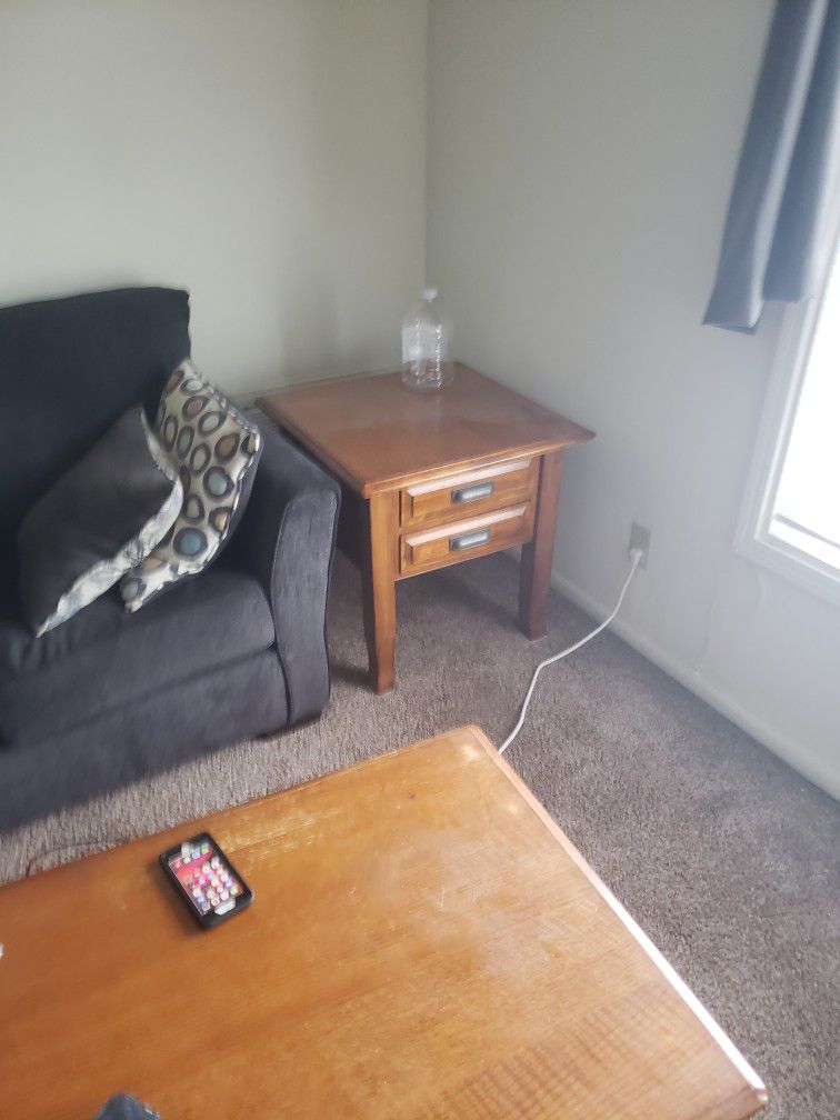 End Table & Couches 