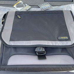 Targus Messenger 17" Laptop Computer Bag  Shoulder Strap. 