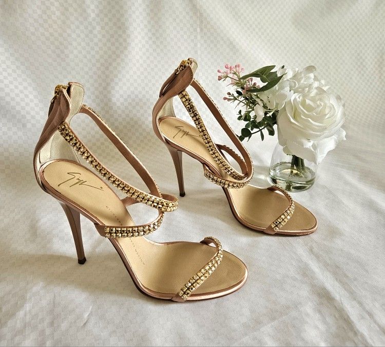 VNDS Women's Giuseppe Zanotti Tan Leather Crystal Sandals Heels Size 8 US (MINT CONDITION)