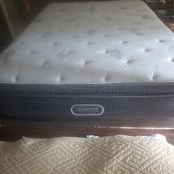QUEEN  BEAUTYREST SILVER MATTRESS