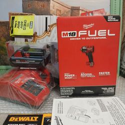 NEW MILWAUKEE M18 FUEL 1/2 IMPACT WRENCH KIT 