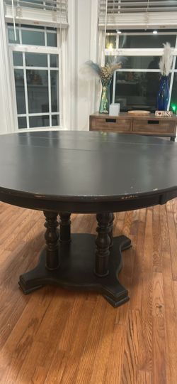 Black Round Pedestal Dining Table