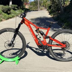 Specialized E-bike Specs 2021 Turbo Levo Comp 29” wheels and a new motor 