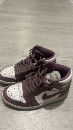 Air Jordan 1 High OG “Mauve” — Size 6.5W / EU 39