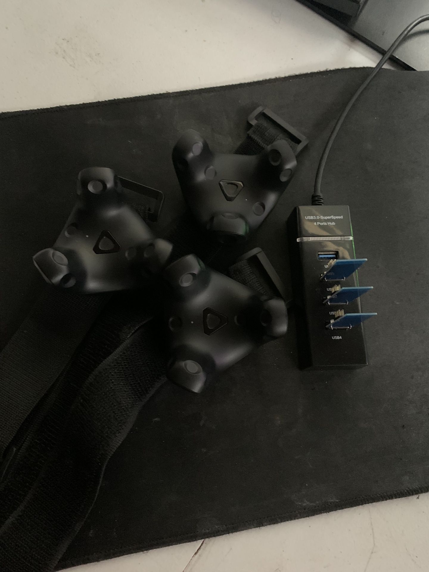 Complete Vr Setup With 3x 2.0 Vive Trackers Price negotiable