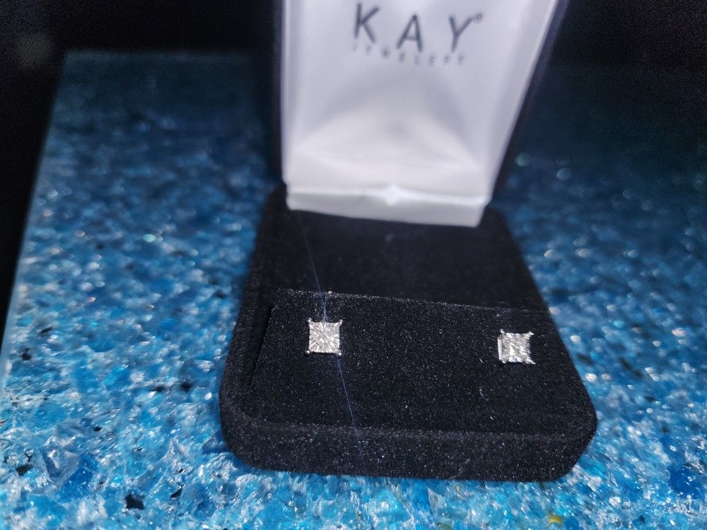 Natural Diamond Stud Earrings