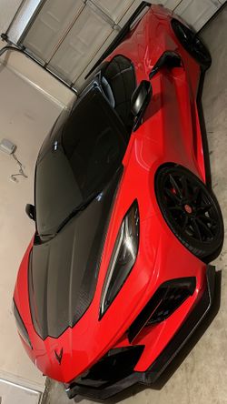 C8 Carbon Hood