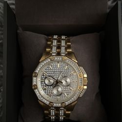 Bulova Gold Watch Links And Box Included