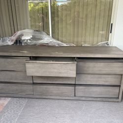 Big dresser . 7.00x32x22