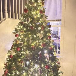 Pre Lit Christmas tree 