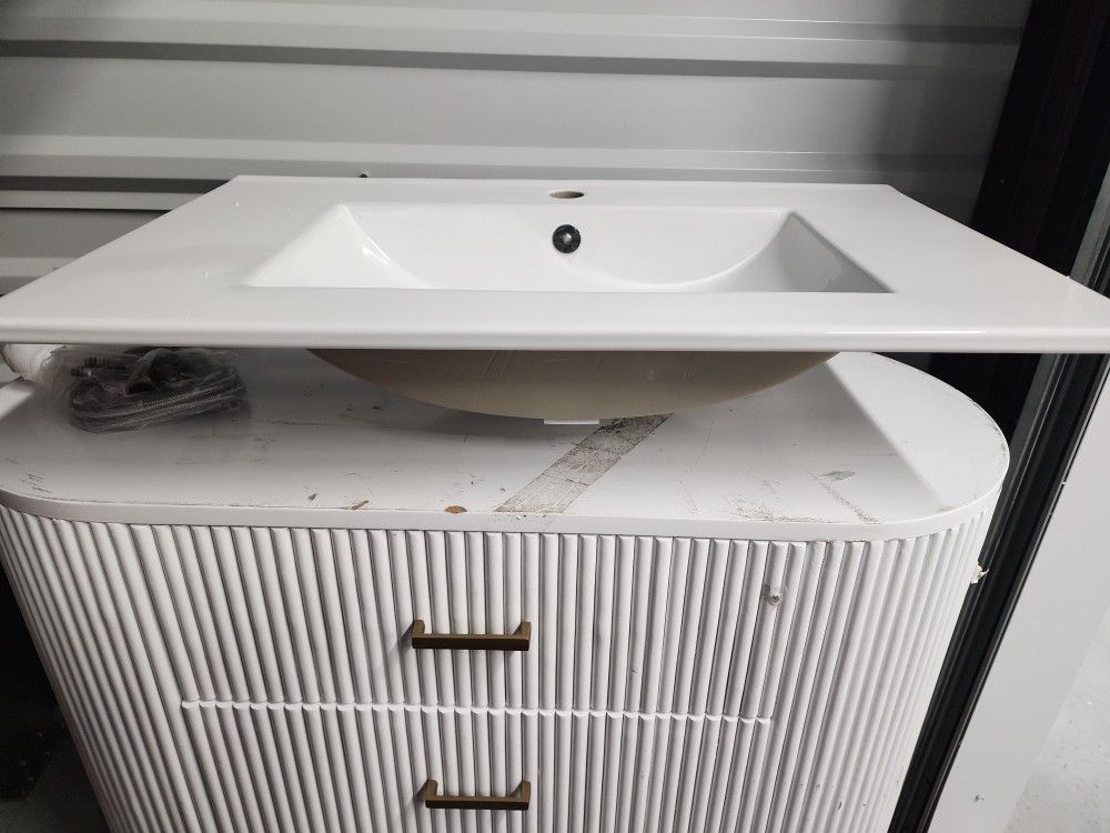Bathroom Sink Vanity Top w/ Faucet – One Piece Ceramic