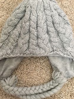 H&M girls beanie grey knitted size 1 1/2-4 years