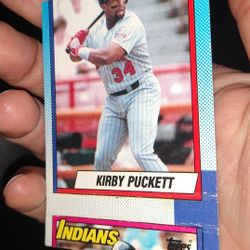 HUGE ERROR!! 1990 Topps Kirby Puckett Baseball Card  WOW!