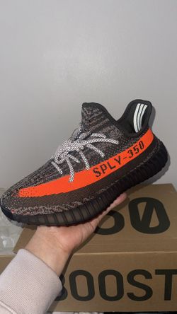 YEEZY BOOST 350 V2