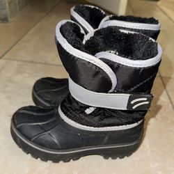 9/10C Black Snow Boots