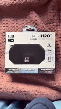 Black water proof speaker