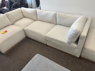 Cream modular sectional