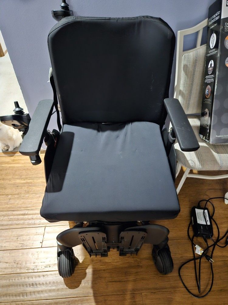 Electric Wheelchair-2023 Quantum J4 with Power Tilt, Power Recline, Footrest