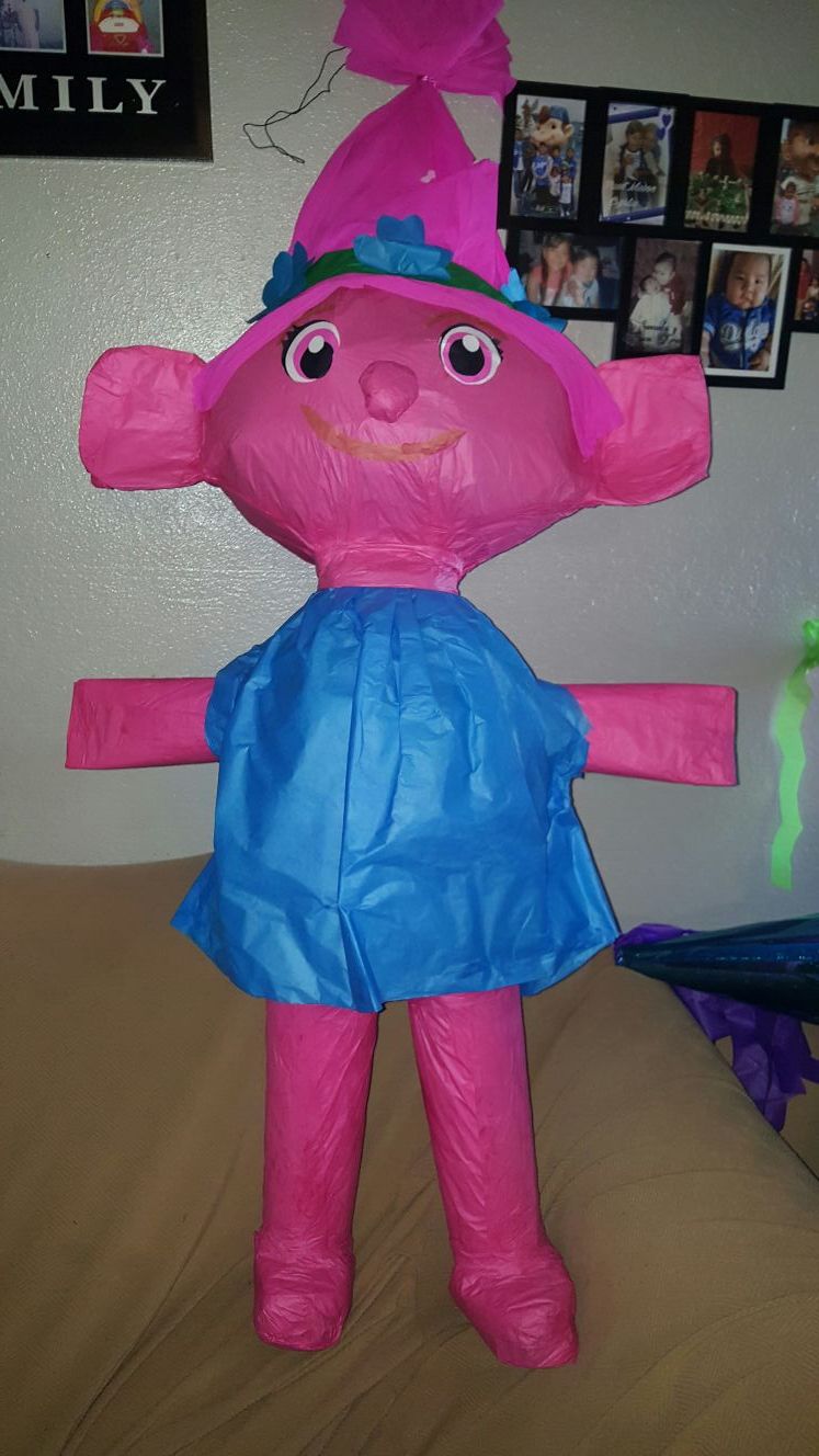 Trolls poppy piñata