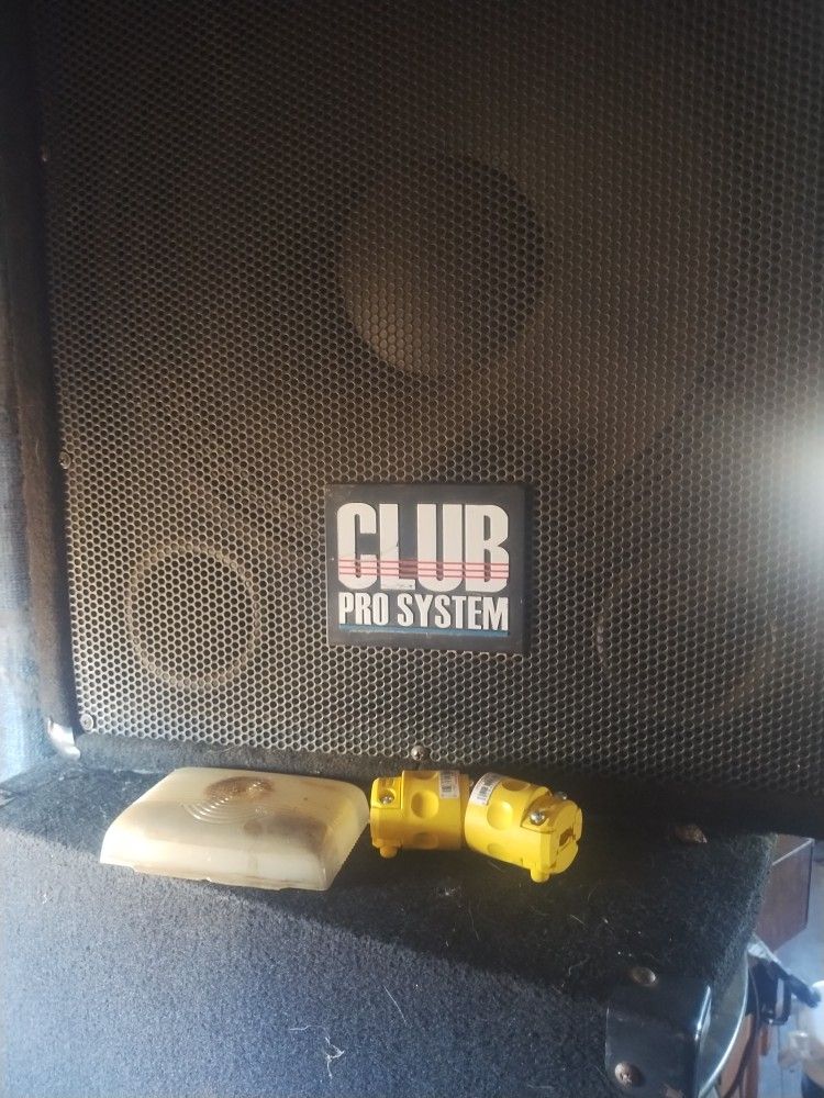 Club Pro System Two Big Speakers