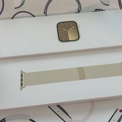 Series 9 Gold Watch 