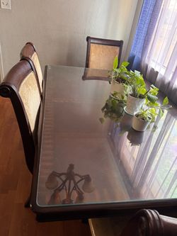 Dinning table with 4 chairs