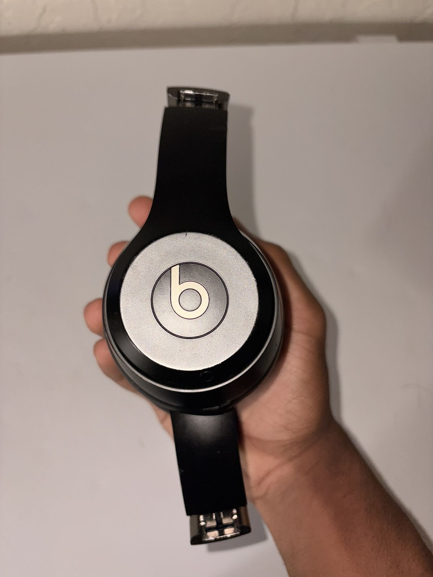 Beats Solo 4s