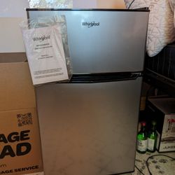 Whirlpool 3.1 Cu Mini Refrigerator 
