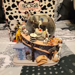 Disney Dalmations Snow Globe With Box
