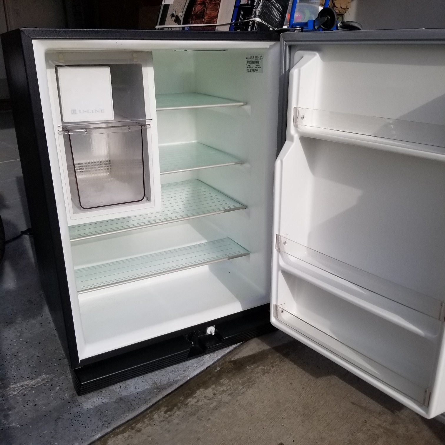 ULINE MINI FRIDGE W/ICE MAKER for Sale in Los Angeles, CA OfferUp