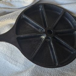 LODGE Cast Iron Cornbread Skillet