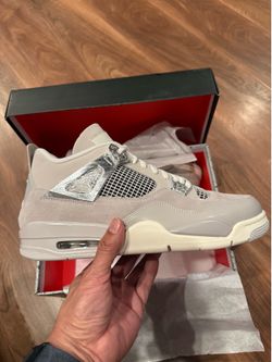 Air Jordan 4 Retro "Frozen Moments”
