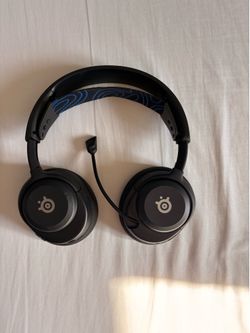 Steelseries Arctic Nova 5P Headphones