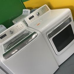 set washer and dryer electric use like new 