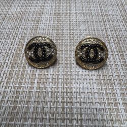 Fashion earrings pave logo