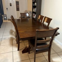 Dining Room Table 