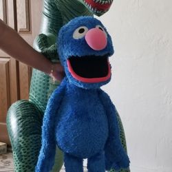 Vintage 1986 Intex Tyrannosaurus Inflatable Dinosaur 55” Tall with original box *Grover not included