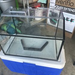Aqueon 8.75 Gallon Aquarium Tank and Accessories 