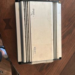 Planet Audio 900 Watt Amp