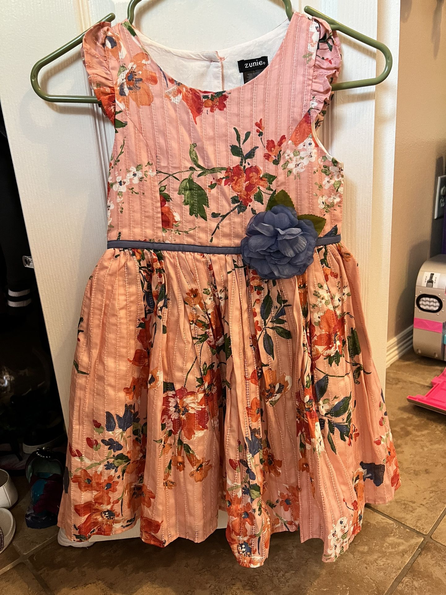 Girls Size 6 Flowered Dress