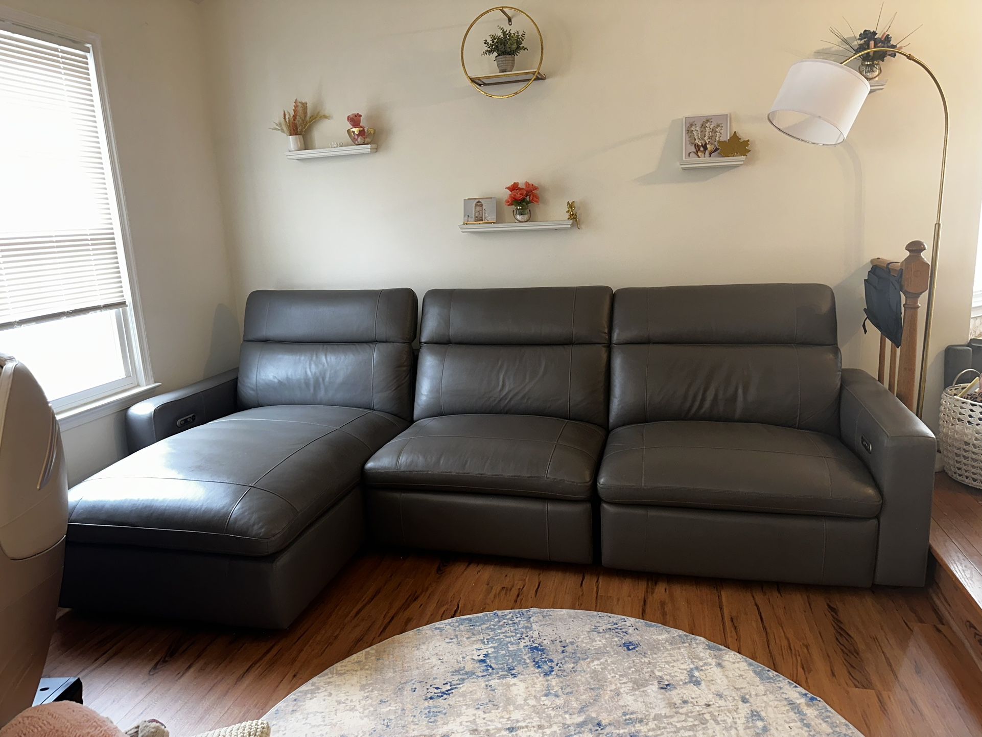 Happy Dual-Power Reclining Sectional with Chaise