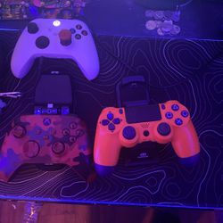 PS4 Controller And Xbox Controller With Both Docks Included