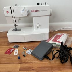 Singer Promise II Sewing Machine Model 1512 With Pedal