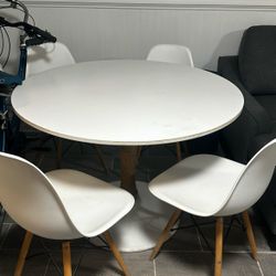 Table w chairs