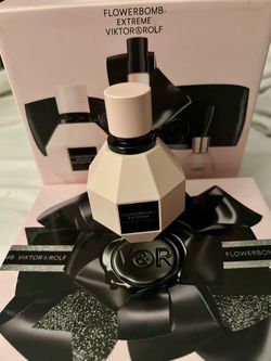 Viktor & Rolf Flowerbomb Parfum in Soft Pink